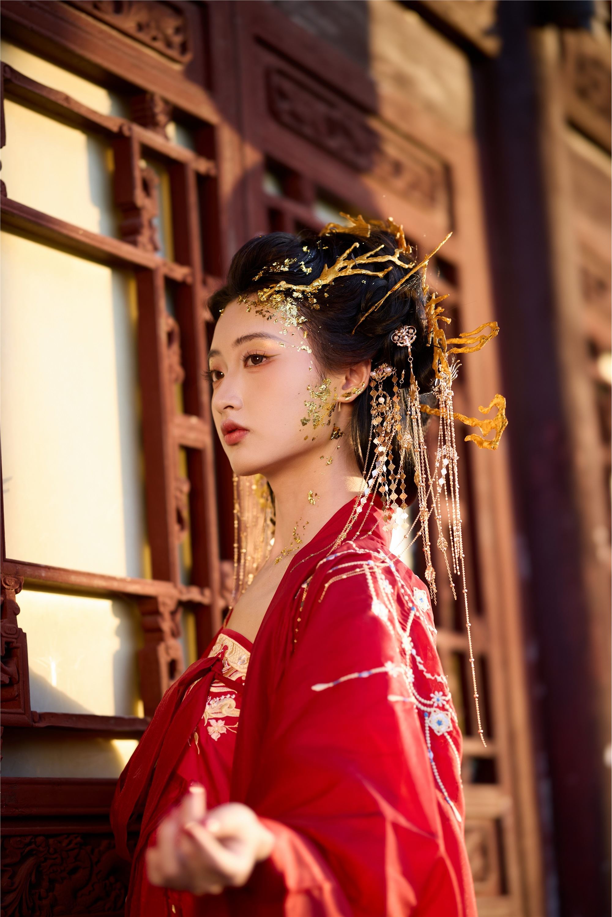 YITUYU艺图语 2025.01.24 镜妖 陈年小九